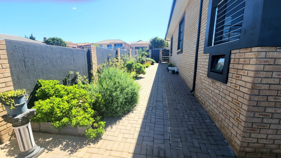 3 Bedroom Property for Sale in Monte Christo Western Cape
